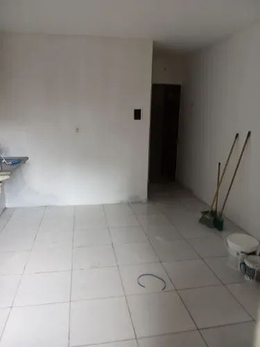 Kitnete próximo á Av Pontes vieira 