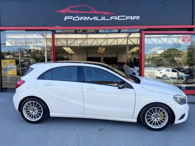 Mercedes-Benz Classe A 200 1.6 TB 16V Urban 156cv Aut. 2014