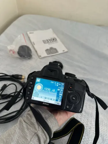 Nikon D3000