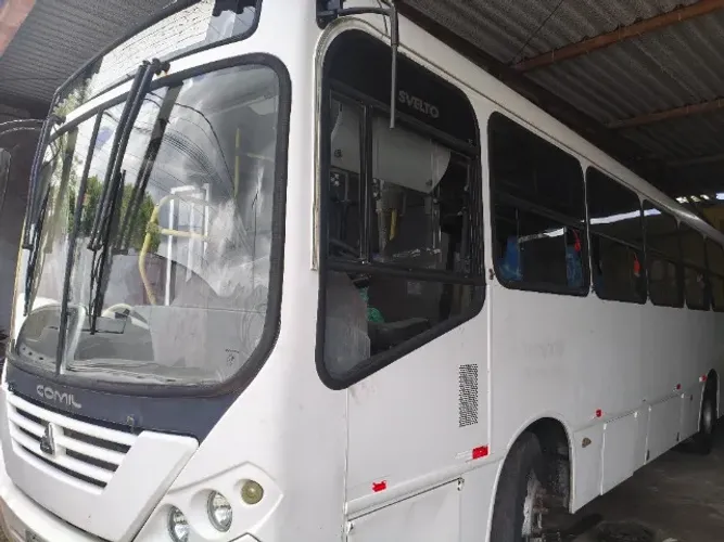 Vendo ônibus urbano