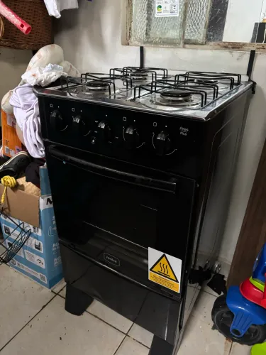 Vende-se fogão seminovo 