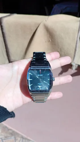 Vendo dois relógios Orient Quartz Masculino usados (um não funciona! R$180 nos dois)