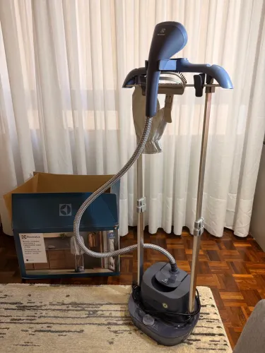 Vaporizador de roupas Electrolux Expert egs20 127v