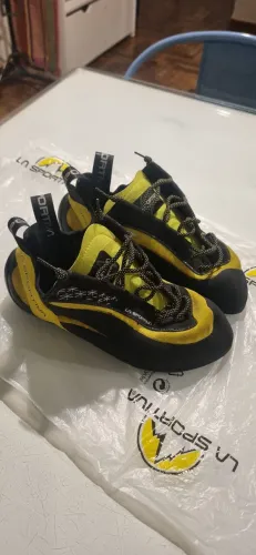 Sapatilha de escalada La Sportiva Miura