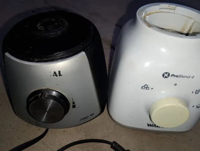 Vende dois motores de liquidificador funcionando nomal