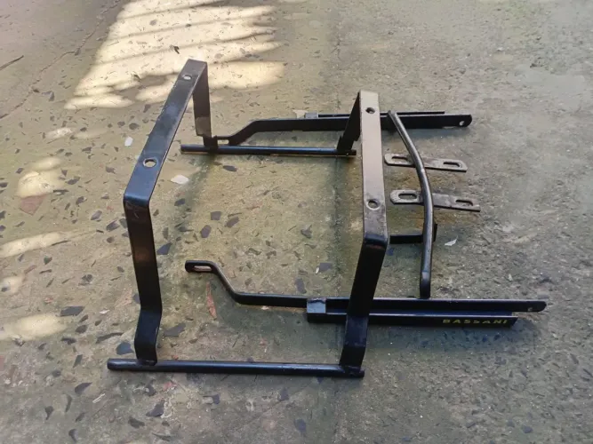 Suporte de bau com trilho