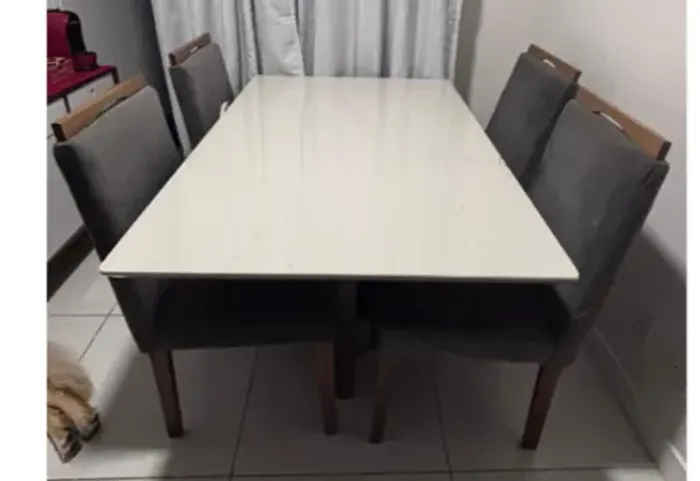 Mesa Sala de Madeira Tampo de Vidro 4 cadeiras