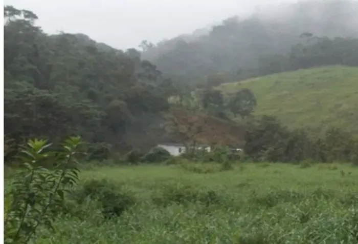 Sítio com 2 dormitórios à venda, 494000 m² por R$ 741.000,00 - Zona Rural. - Juquiá/SP