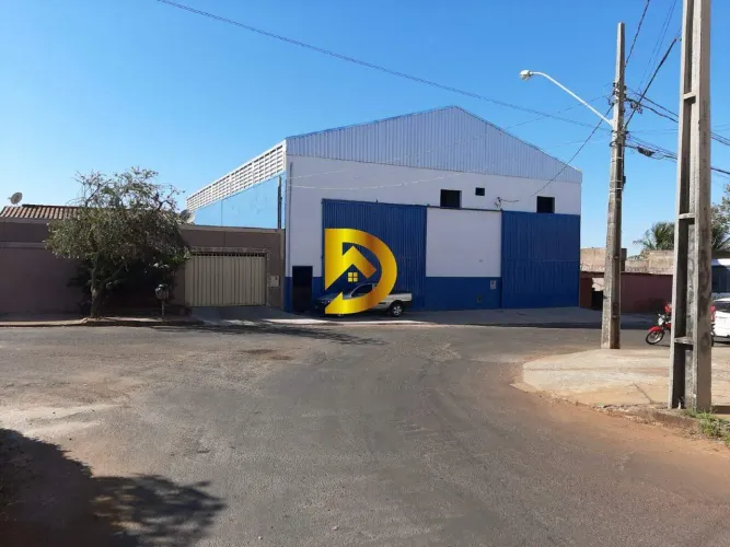 Galpão com para aluguel, 450m² - Jardim Maracanã - Uberaba