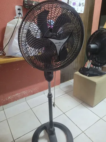 Vendo ventiladores potentes USADOS MAS É POTENTE.