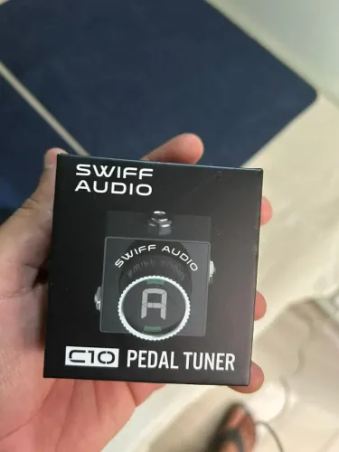 Pedal Afinador Swiff Audio C10 - Liga Normal - COM DEFEITO (Para Reparo)