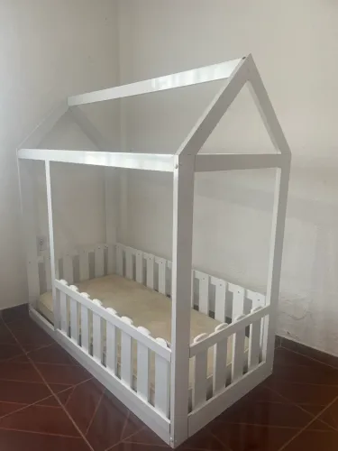 cama montessoriana casinha