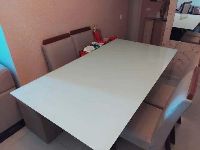 Mesa de jantar com 4 cadeiras