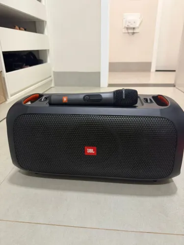JBL PARTY BOX COM MICROFONE