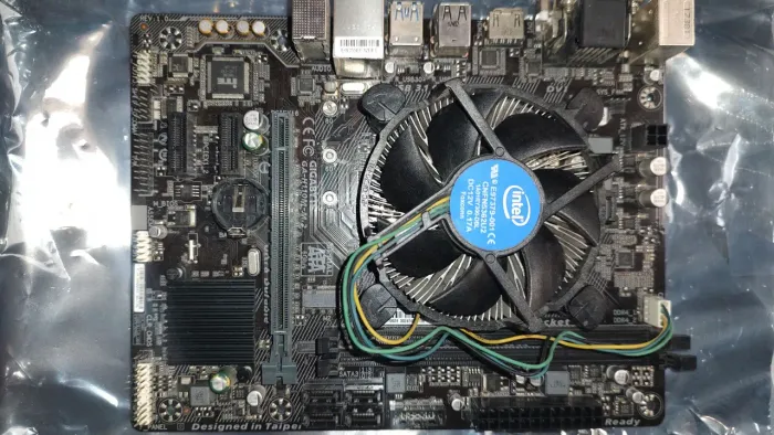Gigabyte GA- H110M-M.2 - Suporte DDR4  e Nvme M.2