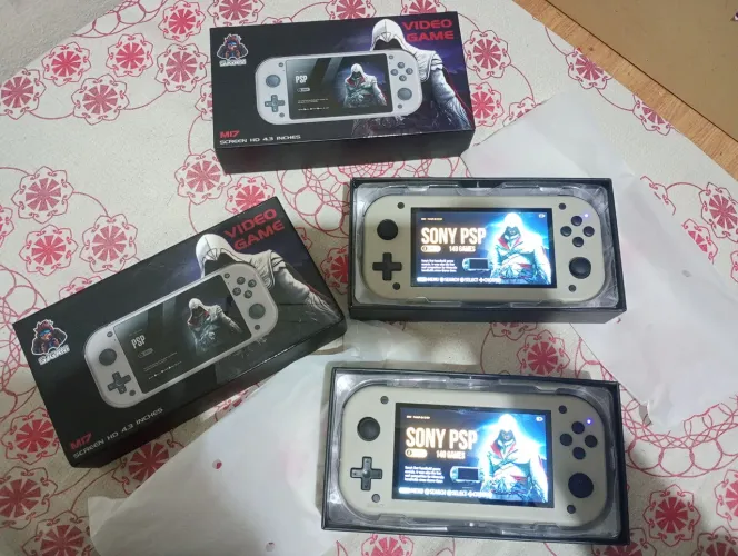? Videogame Portátil M17 Novo | +100 Jogos | Tela 4,3" |