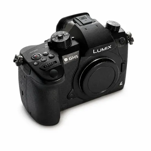 Câmera Panasonic GH5 + Lente 20mm 1.7 3 baterias