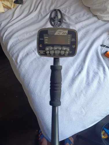 Detector de metais Garrett AT PRO com fone original e pinpointer GP-Pointer