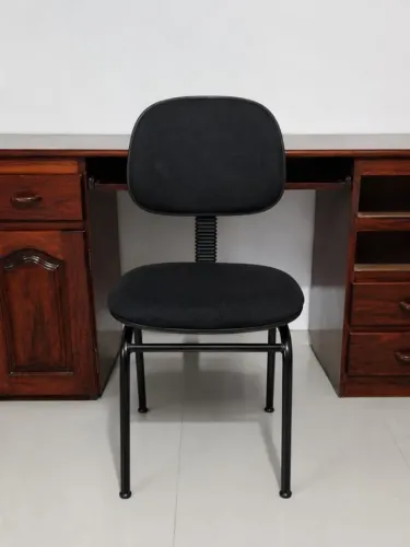 Cadeira Fixa para Escritório - Resistente e Funcional