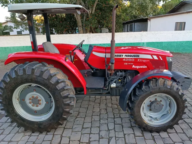 Trator MF 4280 XTRA muito novo