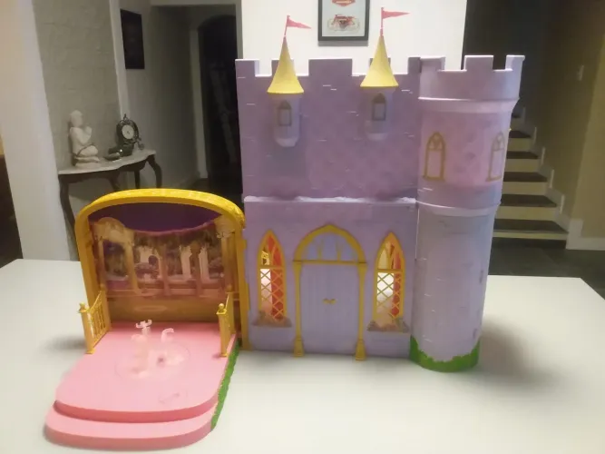 Castelo Barbie( filme 12 princesas bailarinas)