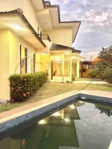 Casa para Locação em Macaé, Vale dos Cristais, 4 dormitórios, 3 suítes, 4 banheiros, 2 vag