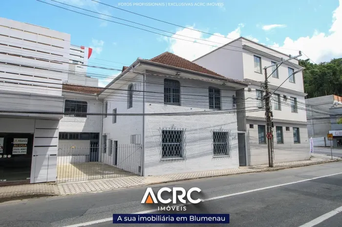 ACRC Imóveis - CA03619 - Casa comercial para Locação em ótima localização no Centro de Blu