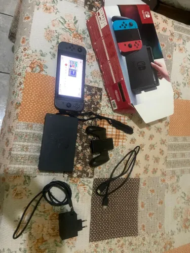 Nintendo Switch V1 Destravado | Completo | Cartão SD 128 GB