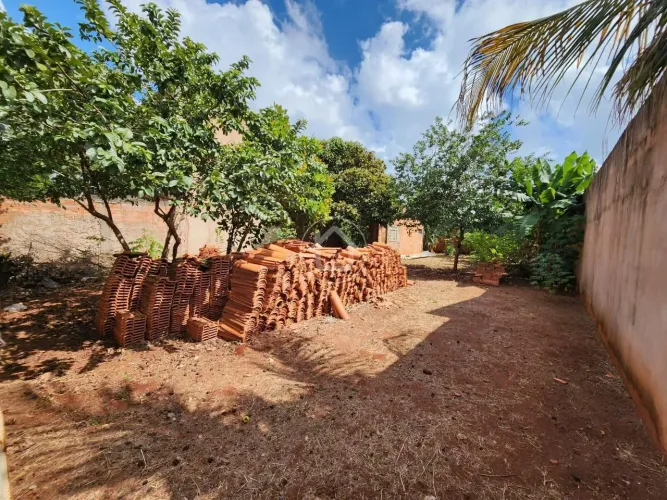 TERRENO PLANO - TODO MURADO - VILA NASSER