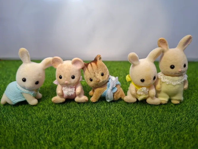 Sylvanian Families - Bebês vintage - 50 reais cada