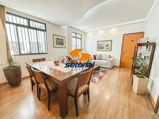 Apartamento Com 03 Quartos, 01 Suíte, 01 Vaga na Garagem Livre, Coberta e Demarcada.