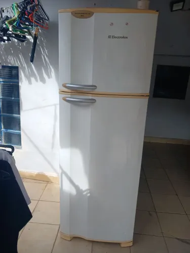 Geladeira  de 380 litros 