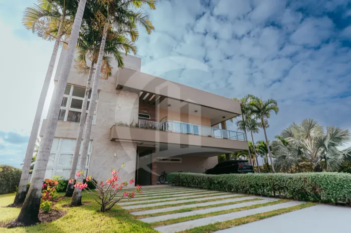 Casa de Alto Padrão à Venda no Condomínio Thay Residence, O Seu Refúgio de Luxo na Barra d