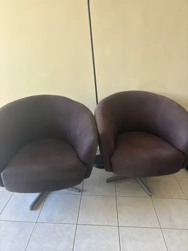 VENDO 2 - POLTRONAS PRETAS GIRATÓRIAS