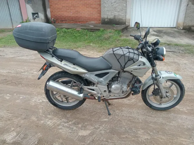Vendo moto Twister 250cc