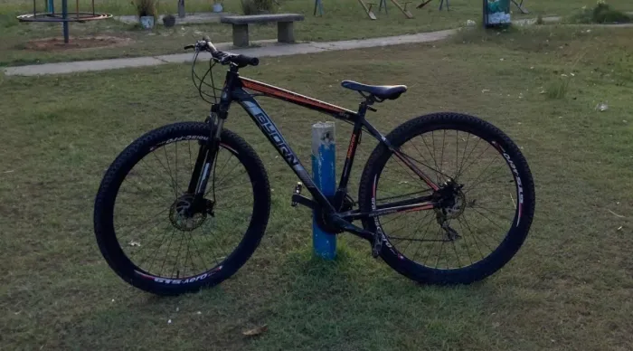 Bicicleta aro 29 byorn preta usada bem conservada