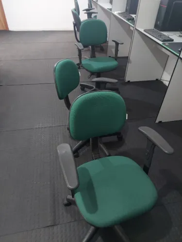 Cadeiras Secretaria Giratórias Verdes com Braço Regulável - Lote 3 Unidades