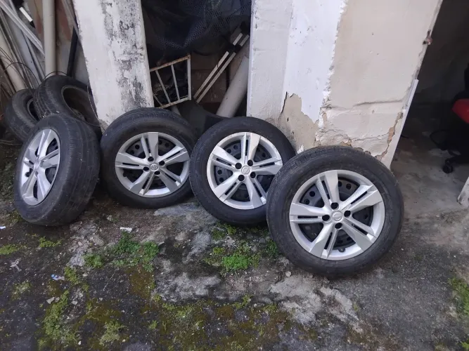 Pneu com rodas aro 16