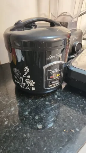 Panela elétrica seminova