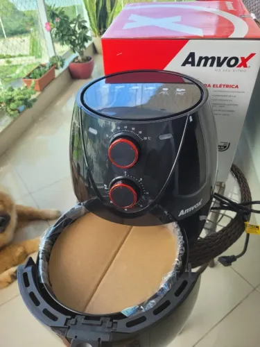 AIR FRYER AMVOZ 110v - NOVA NA EMBALAGEM COM NOTA FISCAL