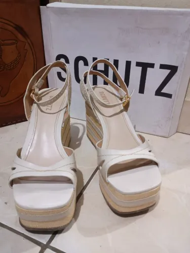 Sandalia Schutz Salto Alto Anabela Couros Branco Atanado Soft - Tamanho 39