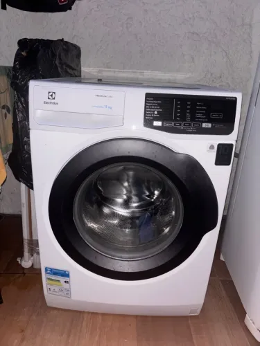 Máquina Electrolux frontal 