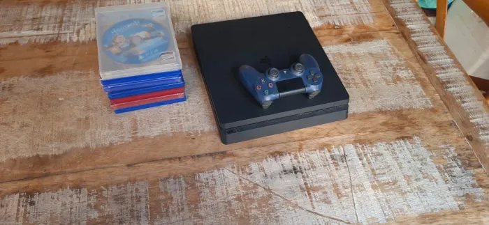 Ps4 slim usado com jogos