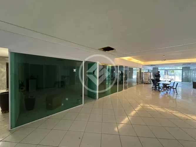 Sala térrea comercial com 13,50 M2 em prédio revitalizado na Av. Rubens de Mendonça, excel