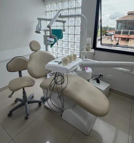 Vendo cadeira odontológica ( Dabi )