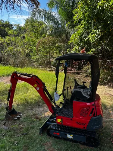 Mini escavadeira 1500 kg (IPATINGA-MG)