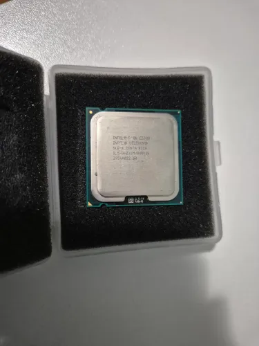 Intel Celeron E3300