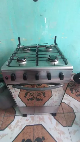 Vendo Fogão Esmaltec Inox 4 Bocas e Forno em perfeitas condições 