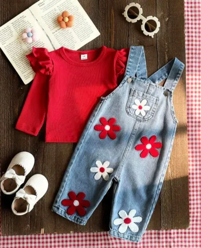 Jardineira com blusinha bebê 9 a 12 meses