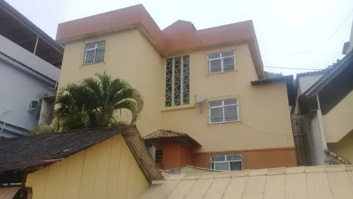 Casa com 3 quartos para alugar, Garagem R$2500/mês - Barreto - Niterói/RJ 